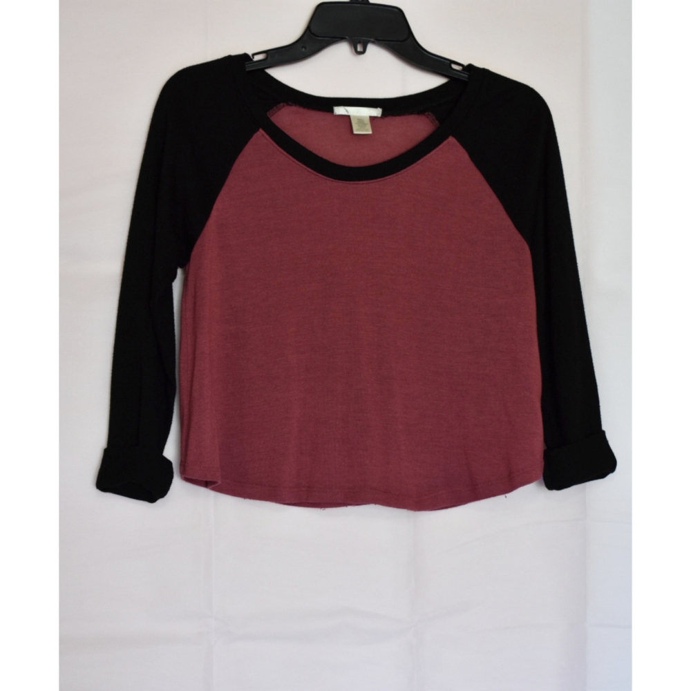 3/4 Sleeve Crop Top